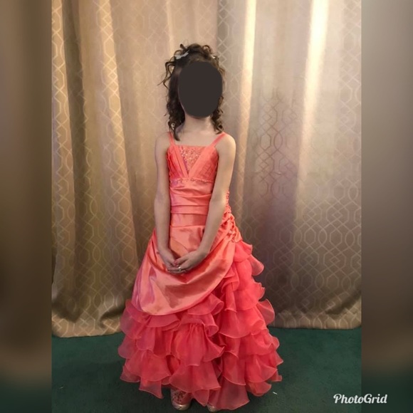 Formal dress - Picture 2 of 2